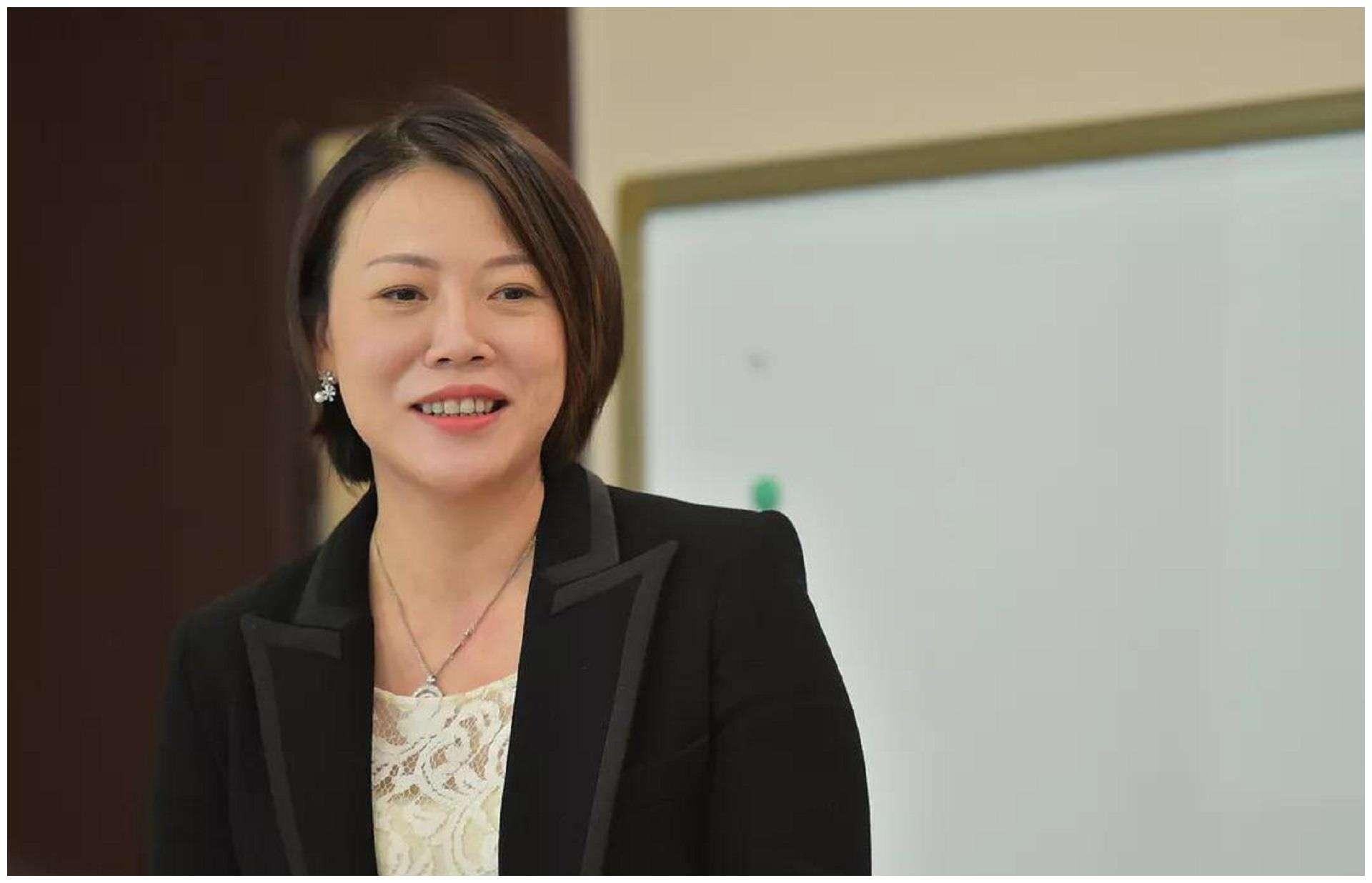 杨惠妍最新图片,杨惠妍最新图片，小巷深处的独特风情与隐藏的特色小店
